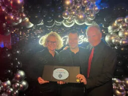 77ddf113-c3f2-435a-aa4d-adc2b3d775f3