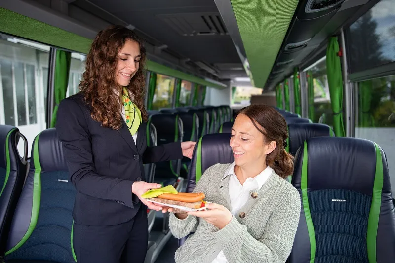 _90A3069 Reiseleiter, Bordservice