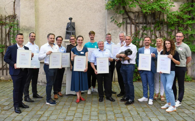 Brunnenhof im Zeughaus 
Stadt ehrt Unternehmen für „Qualität –
Made in Augsburg“
Auszeichnung für Leistungen, die dem Wirtschaftsstandort Profil geben.