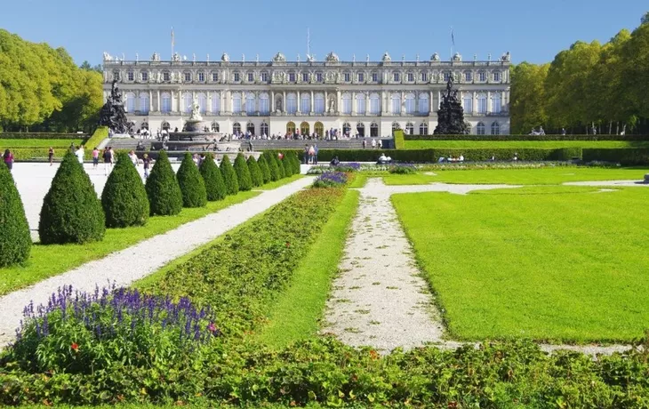 Neues Schloss Herrenchiemsee auf der größten Insel im Chiemsee