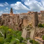 Panoramablick auf die mittelalterliche Stadt Pitigliano in der Toskana - © CEZARY WOJTKOWSKI