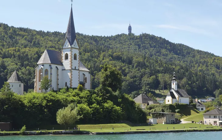 Maria Wörth, im Hintergrund der Pyramidenkogel