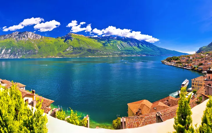 Panoramablick auf Limone sul Garda