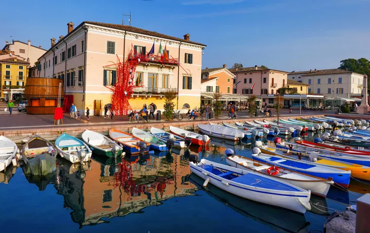 Hafen von Bardolino am Gardasee