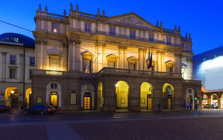 Teatro alla Scala (Theater La Scala) in der Nacht in Mailand,Italien