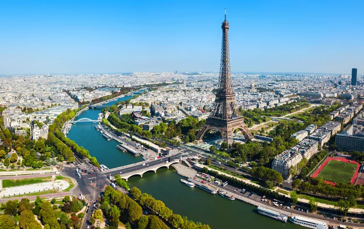 Luftbild vom Eiffelturm in Paris