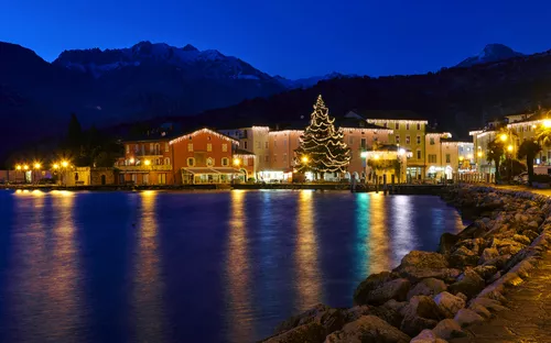 Riva del Garda zur Weihnachtszeit