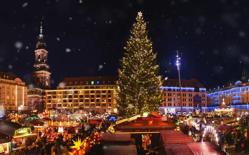 Striezelmarkt auf dem Altmarkt in Dresden, Deutschland