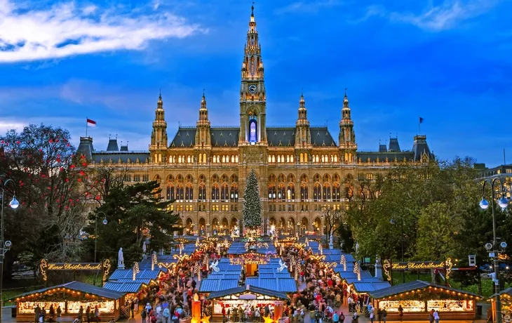 Christkindlmarkt am Rathausplatz in Wien, Österreich