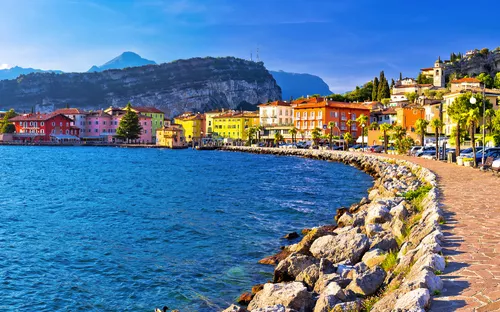 Torbole in der Provinz Trentino am Gardasee, Italien