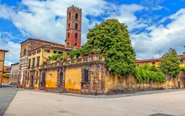 Platz von St. Martino in der alten italienischen Stadt von Lucca