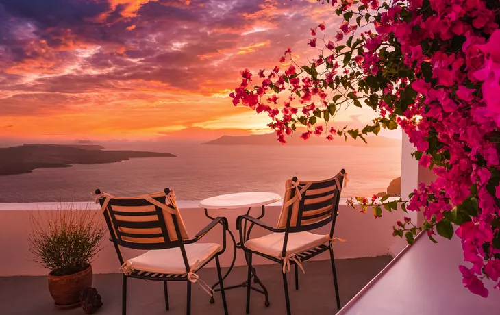 Sommersonnenuntergang über Santorini