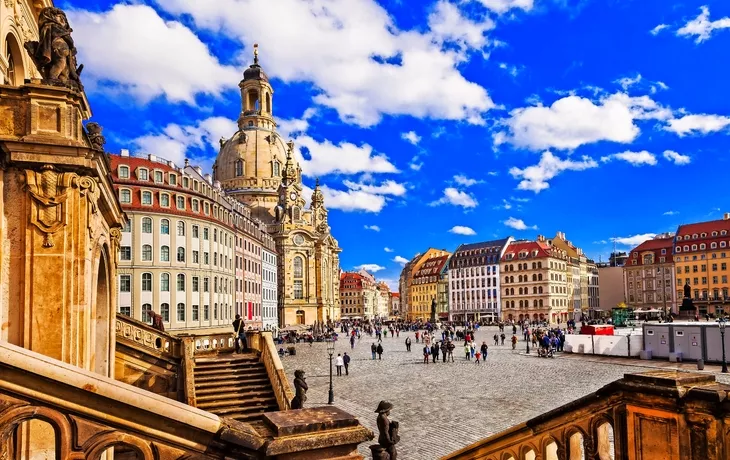Neumarkt mit der berühmten Frauenkirche in Dresden, Deutschland