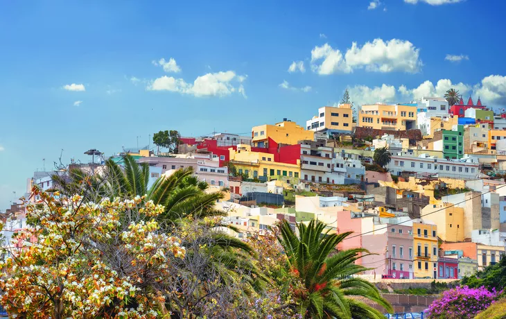 Stadtbild mit bunten Häusern im Wohnviertel von Las Palmas. Gran Canaria,Spanien