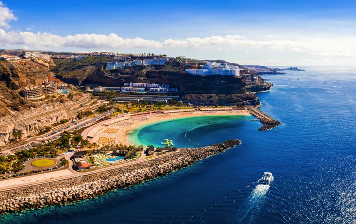 Luftaufnahme der Insel Gran Canaria in der Nähe des Strandes von Amadores