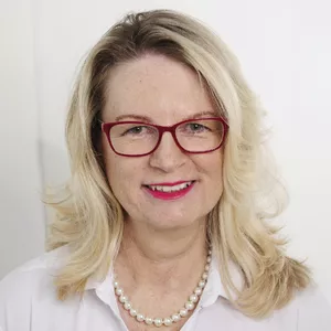 <p>Doris Fischer </p>