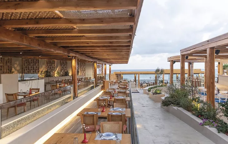 Hotel Cactus Beach, Greek Tavern
