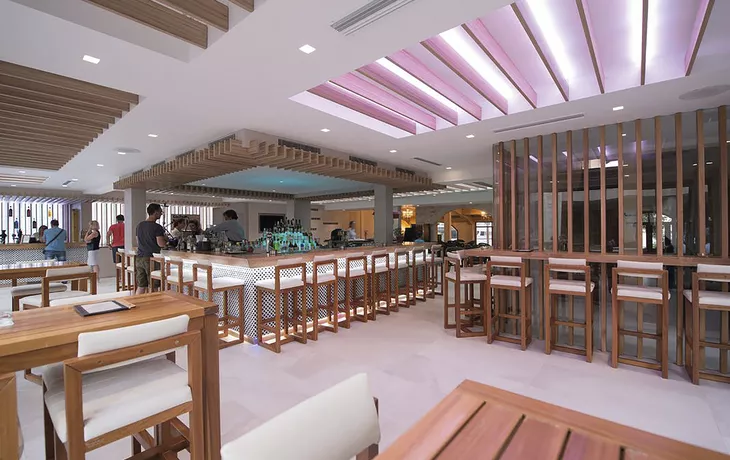 Hotel Cactus Beach, Main Bar Mythos