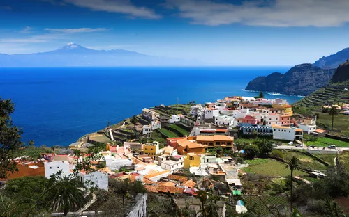 Blick von La Gomera auf Teneriffa mit dem Vulkan Teide