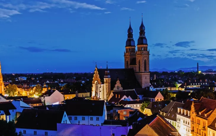 St. Josephkirche und Gedächtniskirche bei Nacht