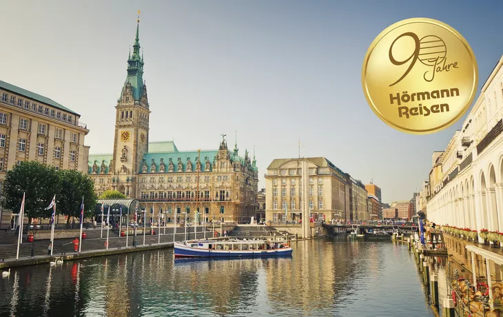 Hamburg, Alsterarkaden und Rathaus