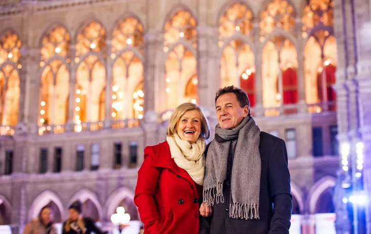 winterliches Rathaus in Wien, Österreich