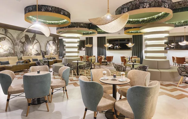 RIU Karamboa - Bar Morabeza mit Terrasse