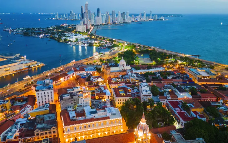 Cartagena, alte historische Innenstadt mit moderner Skyline