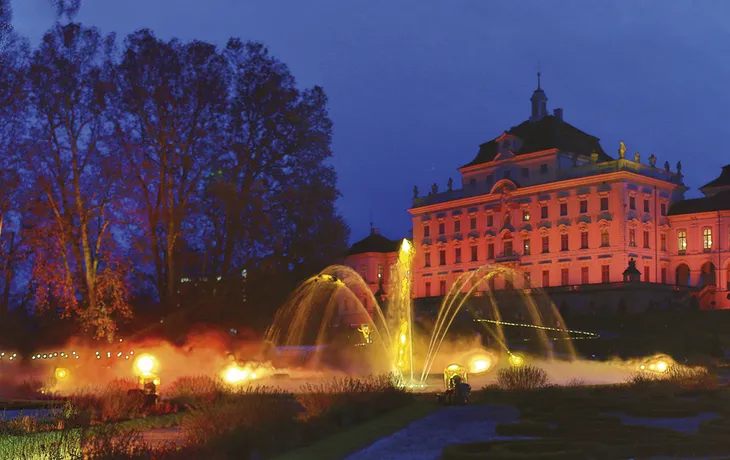 Beleuchtetes Residenzschloss in Ludwigsburg