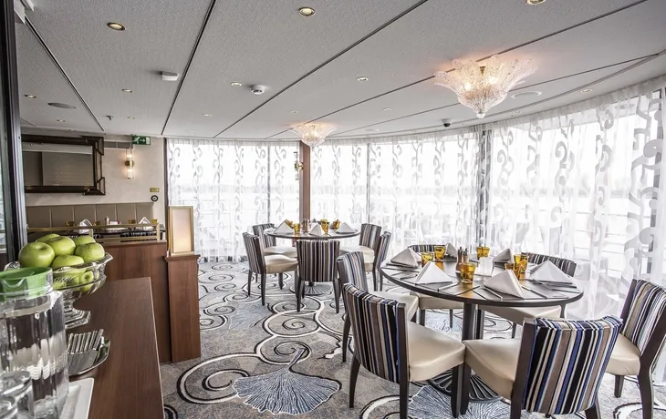 MS ESPRIT, Restaurant