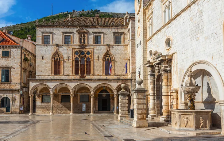 Blick auf den Sponza-Palast in Dubrovnik, Kroatien