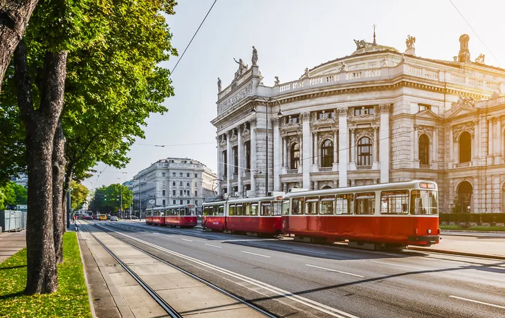 Wiener Ringstraße mit Burgtheater