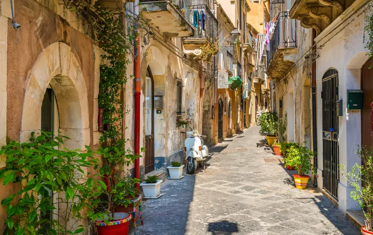das historische Zentrum der Insel Ortigia in Syrakus auf Sizilien