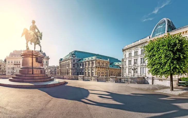 Wiener Staatsoper am Heldenplatz in Wien