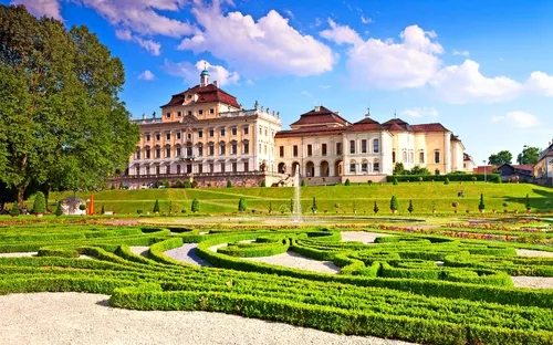 Residenzludwigsburg im Sommer
