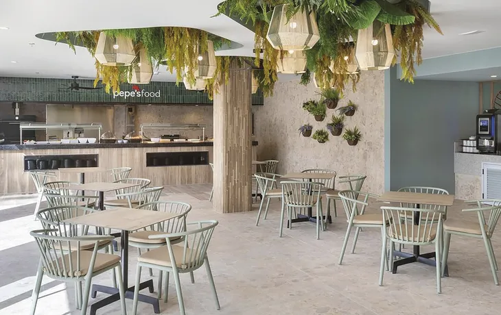 RIU Paraiso Lanzarote - Restaurant Pepe's Food, Mittagsgrill am Pool