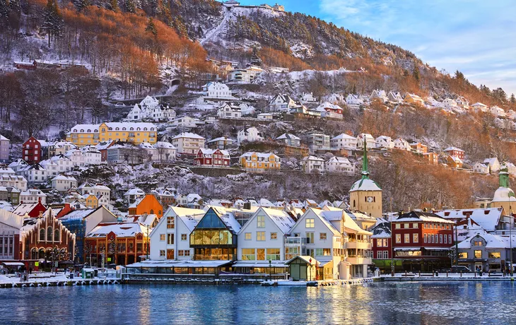 Historischer Stadtteil Bryggen in Bergen im Winter, Norwegen