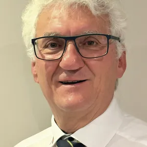 <p>Uwe Bosch</p>